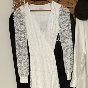 NWT Lulus lace wedding dress